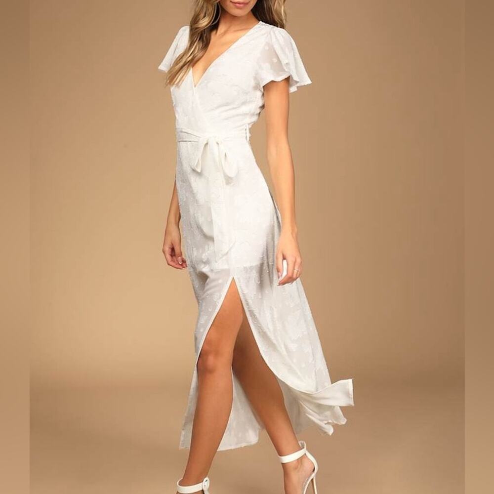 Lulus NWT Compelling Love White Jacquard Short Sleeve Maxi Dress Size Small